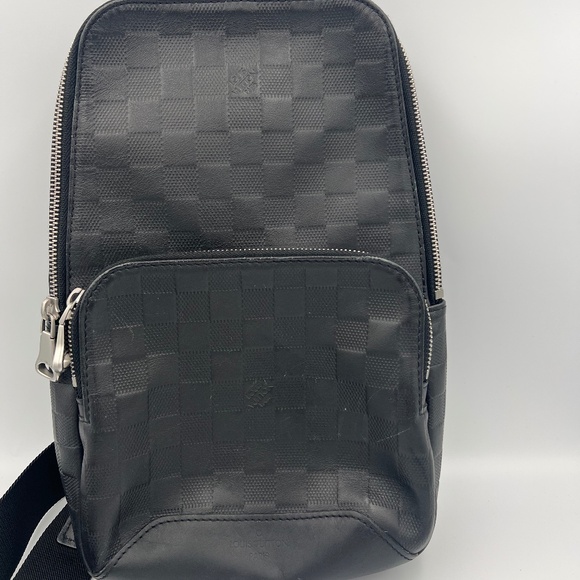 LV Avenue Slingbag preloved - Picture 1 of 13